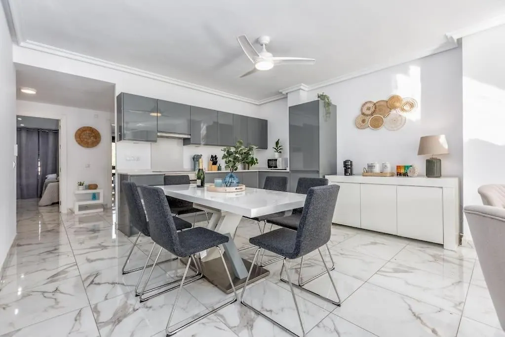 Apartment Holiday Rental In La Maestranza Marbella